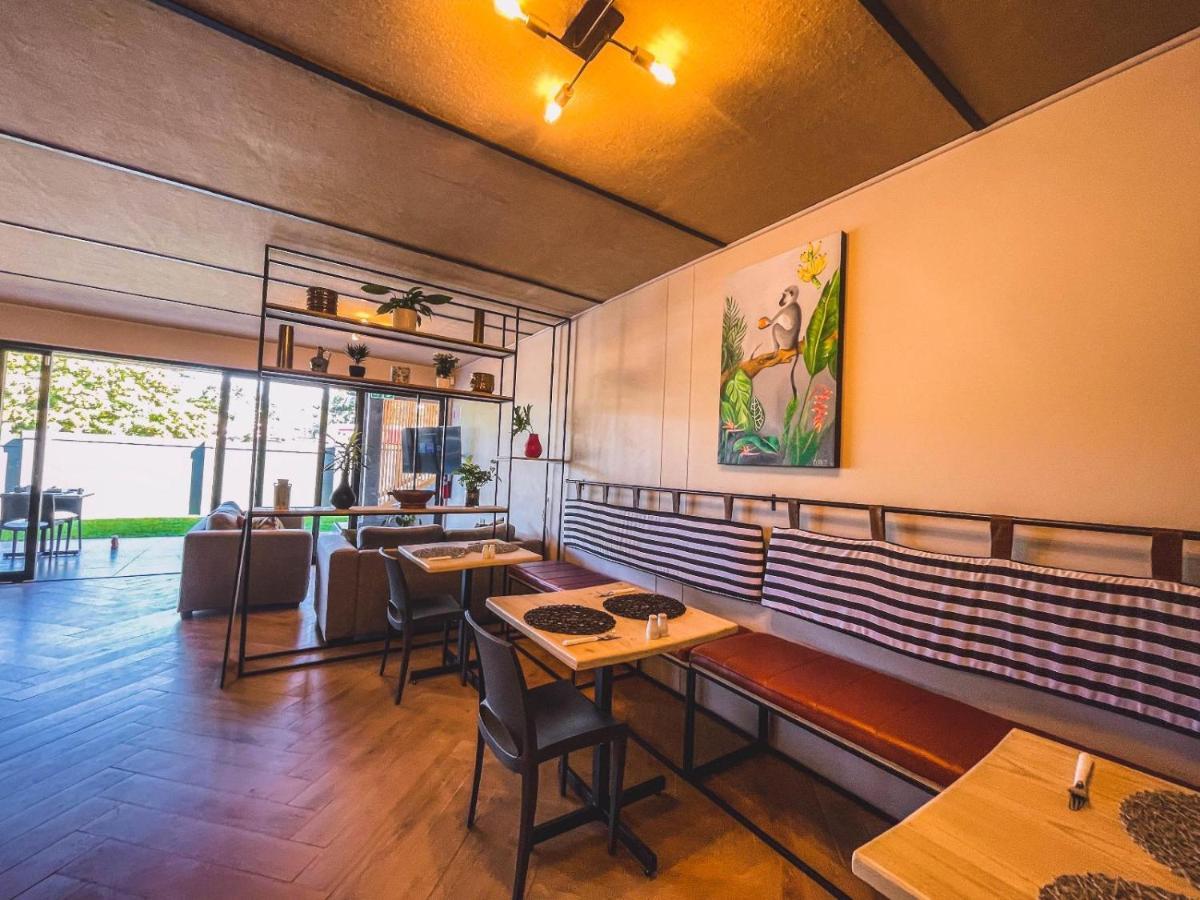 Le Bezz Guesthouse Ballito Bagian luar foto