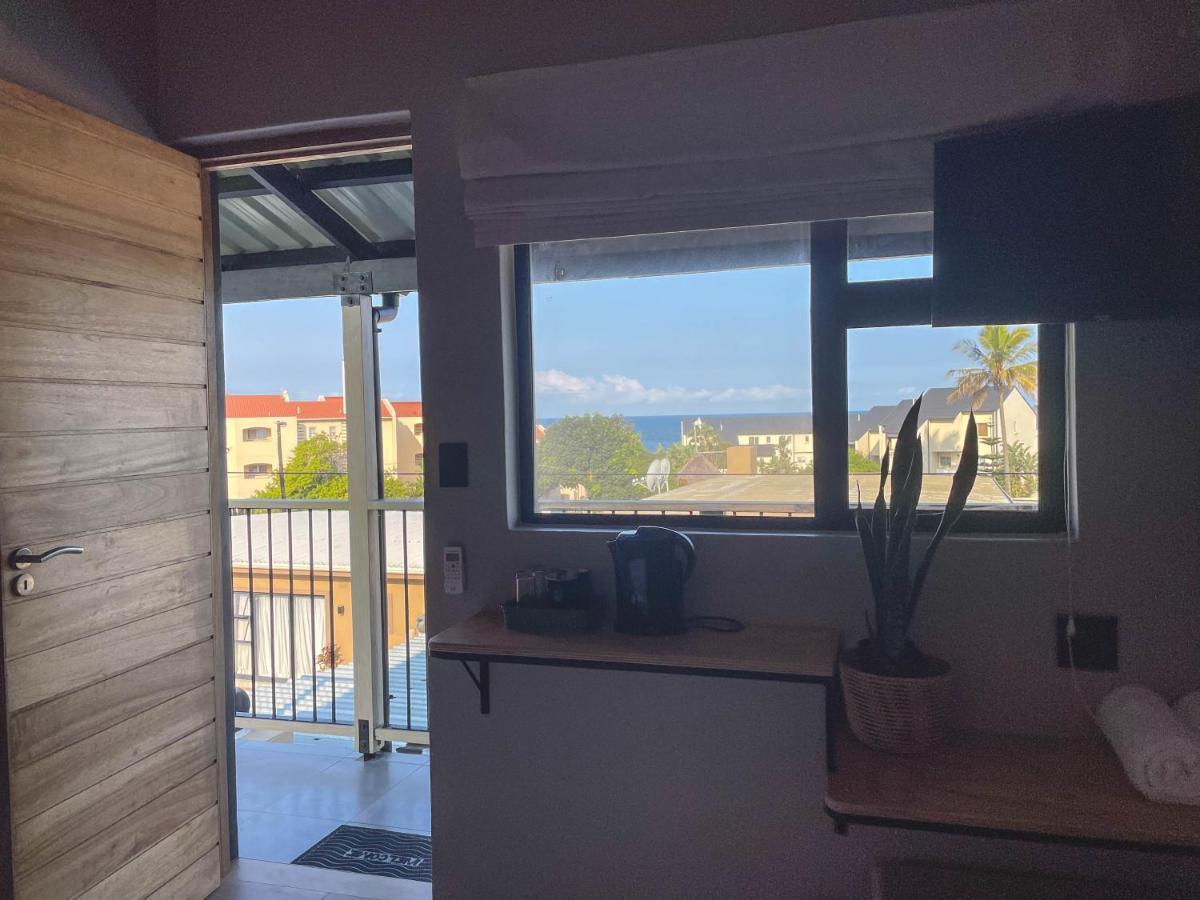 Le Bezz Guesthouse Ballito Bagian luar foto
