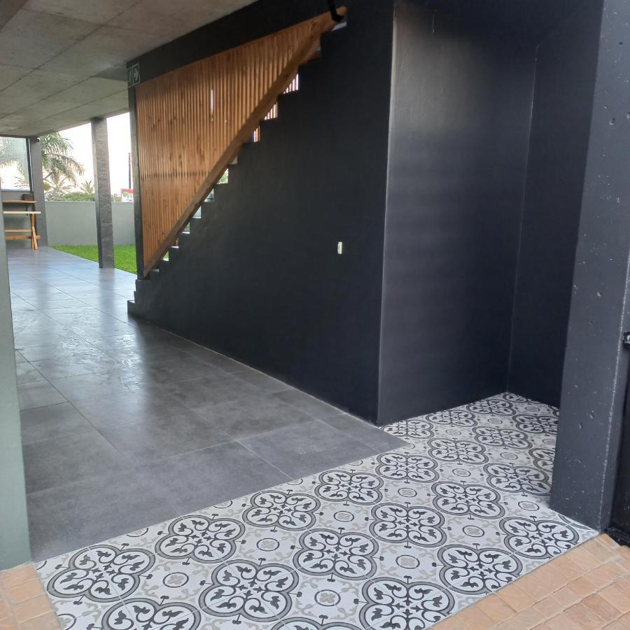 Le Bezz Guesthouse Ballito Bagian luar foto